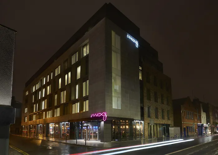 Golf hotels Moxy Dublin City
