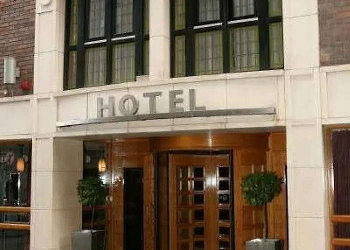 Paramount Hotel