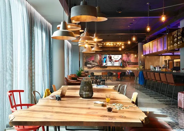 Golf hotels Moxy Dublin City
